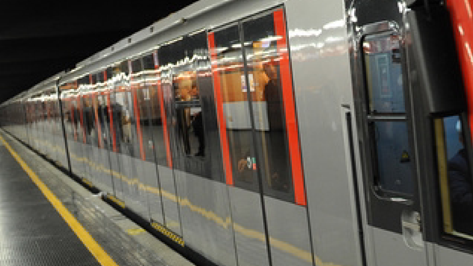 “Fiamme!”. Incendio nella metropolitana di Milano: cosa è successo