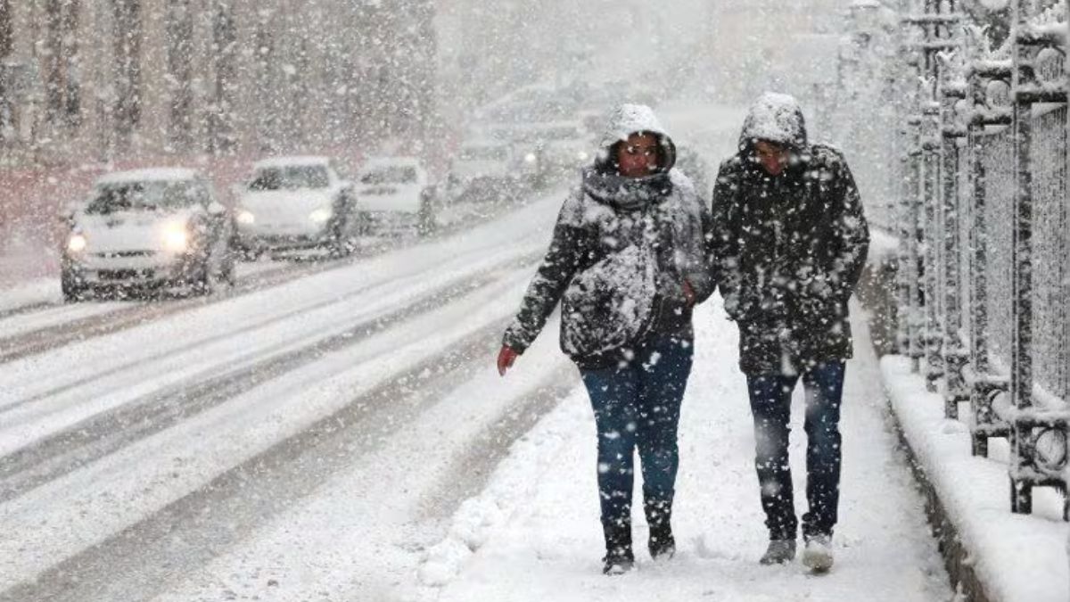 Meteo, cattive notizie per i prossimi giorni: arriva il freddo vero