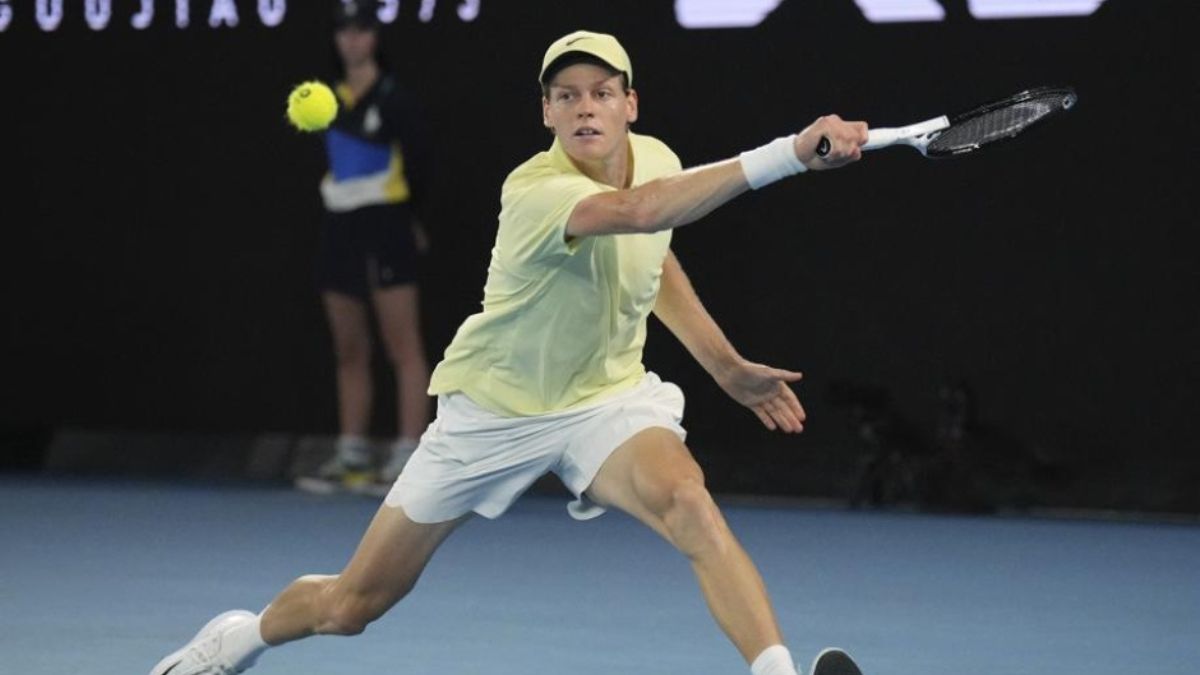 Jannik Sinner in campo per la finale: contro Zverev per difendere la corona