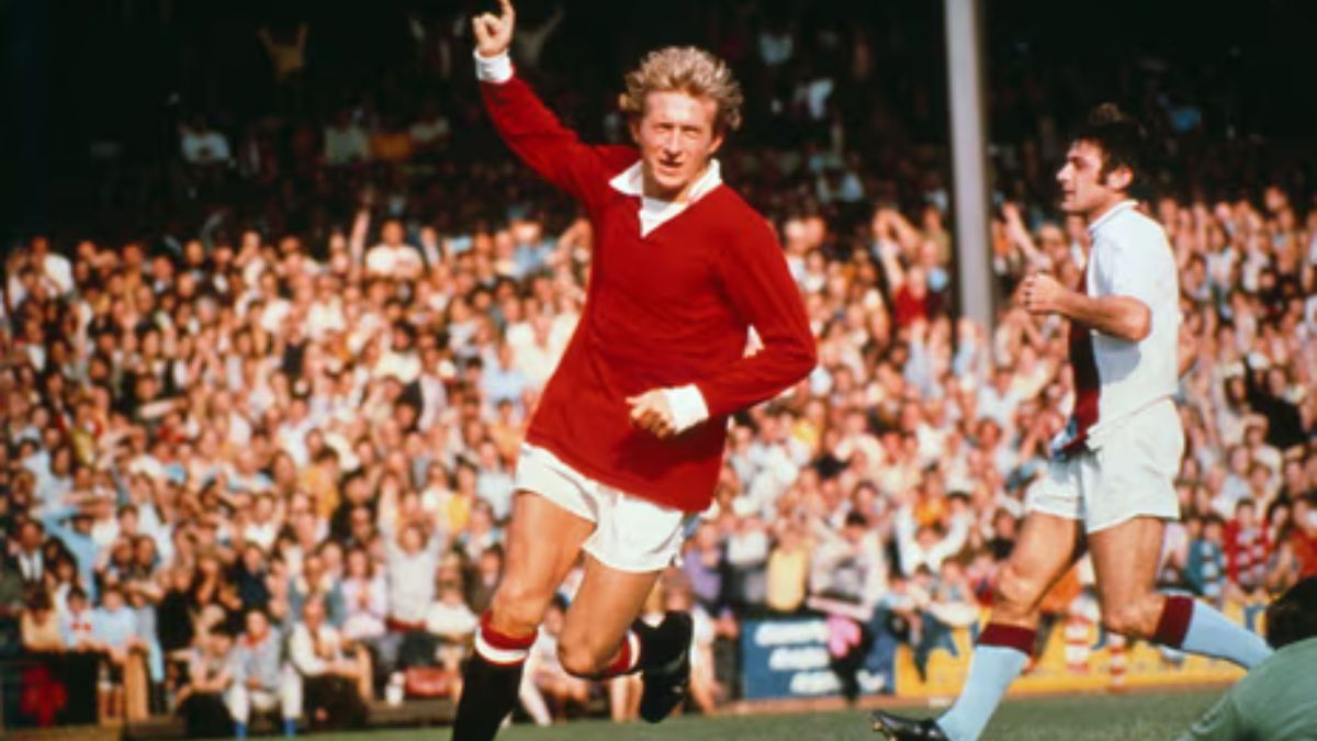 Morto Denis Law, leggenda del Manchester United e Pallone d’Oro: aveva 84 anni