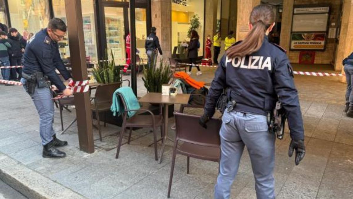 Bergamo, omicidio in pieno centro: addetto alla sicurezza ucciso a coltellate, il killer in fuga