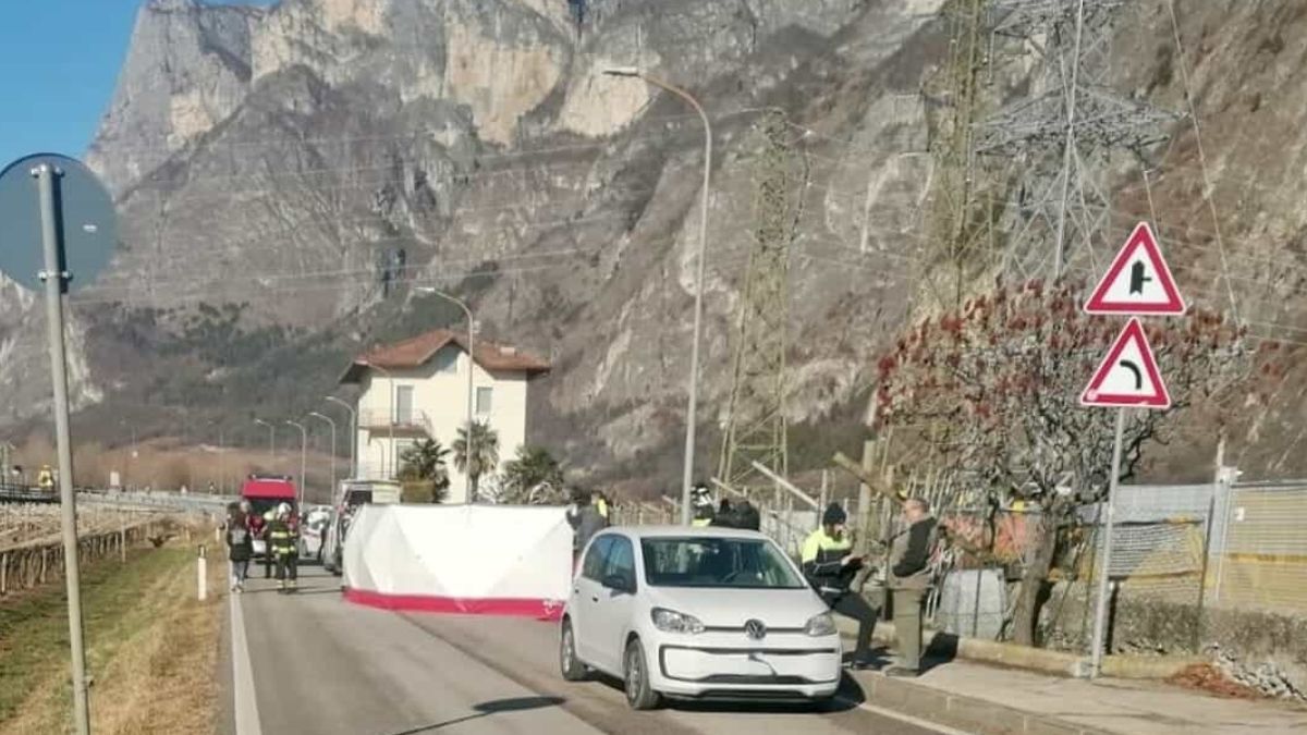 Trento auto bicicletta morta