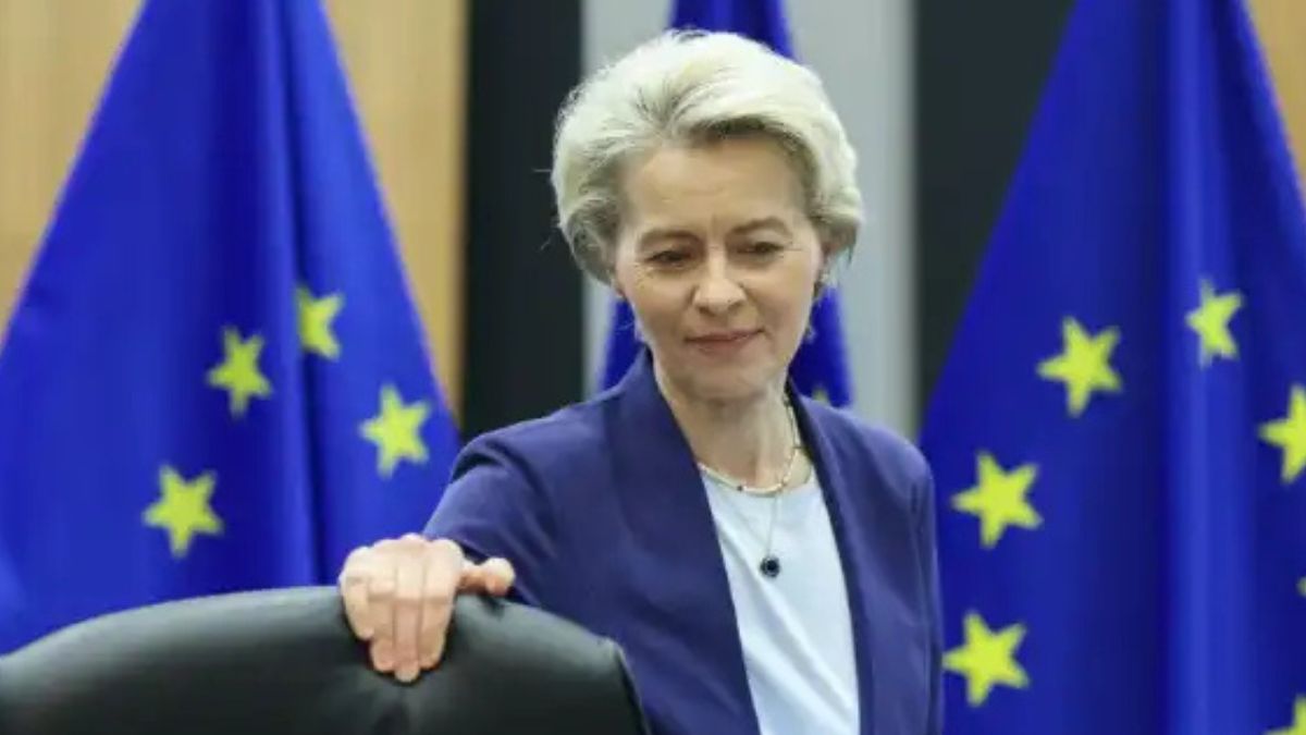 Ursula von der Leyen dimessa dall’ospedale dopo una polmonite: mistero sulle sue condizioni di salute