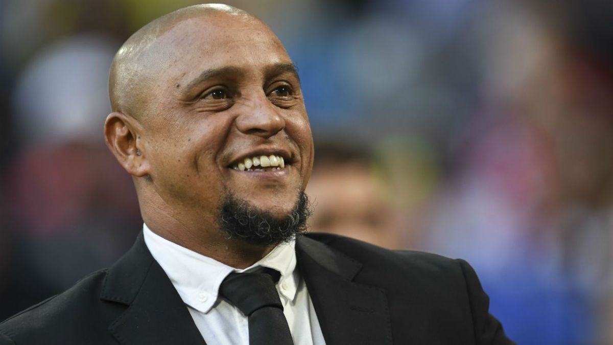 Roberto Carlos divorzia e va a vivere al centro sportivo: la folle vita privata del campione, 11 figli da 7 compagne