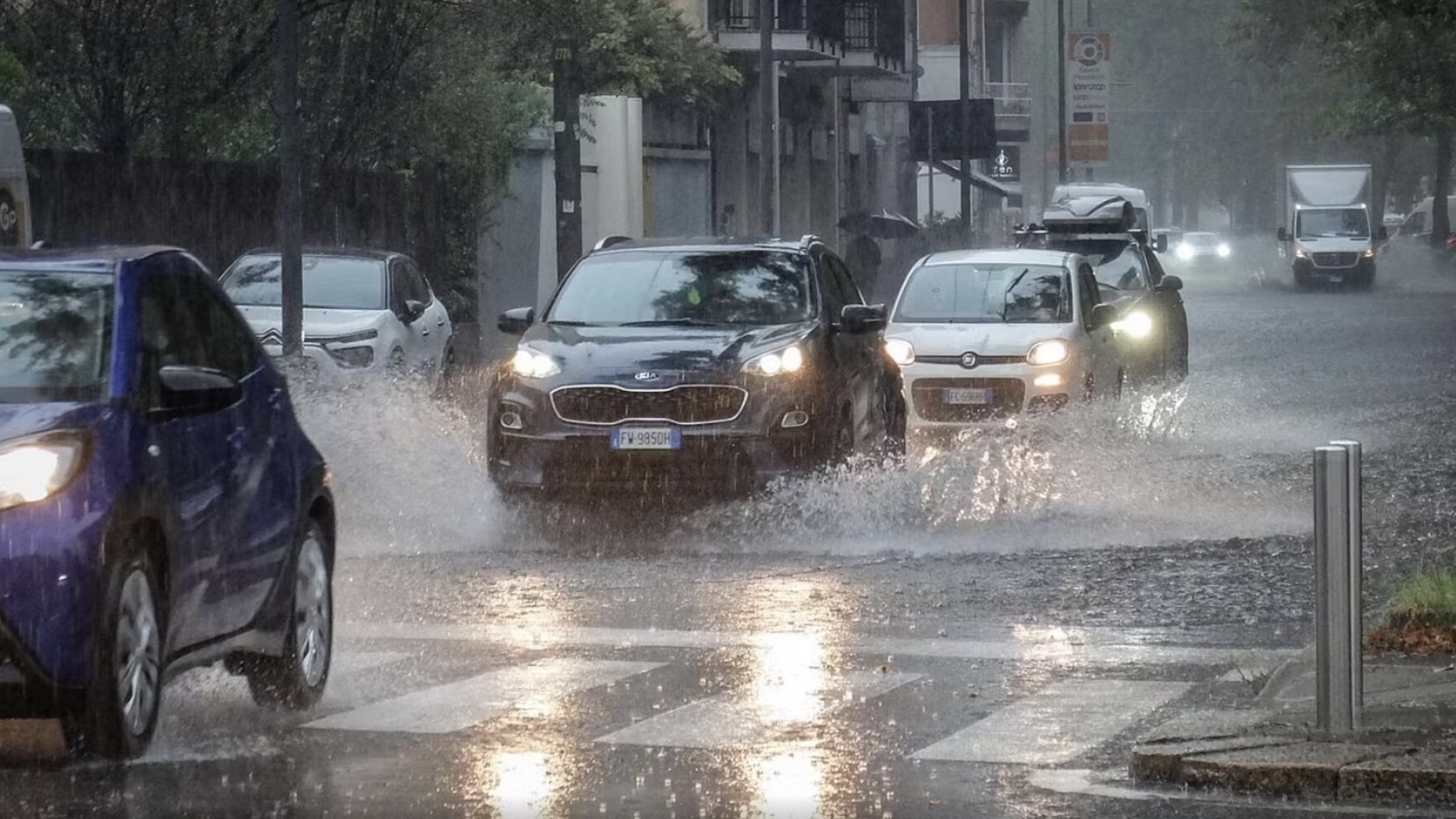 Meteo, weekend con piogge forti su Calabria, Sicilia e Sardegna: allerta alluvioni