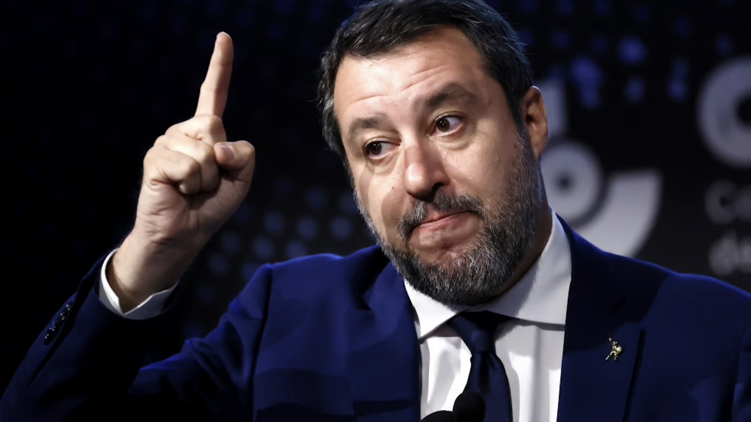 “Salvini ministro peggiore”: il caso del libro adottato in un liceo a Carpi