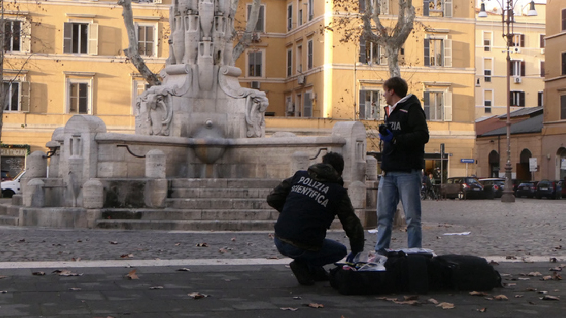 Rissa scolastica a Roma, studente di 17 anni accoltellato a Testaccio: è fuori pericolo