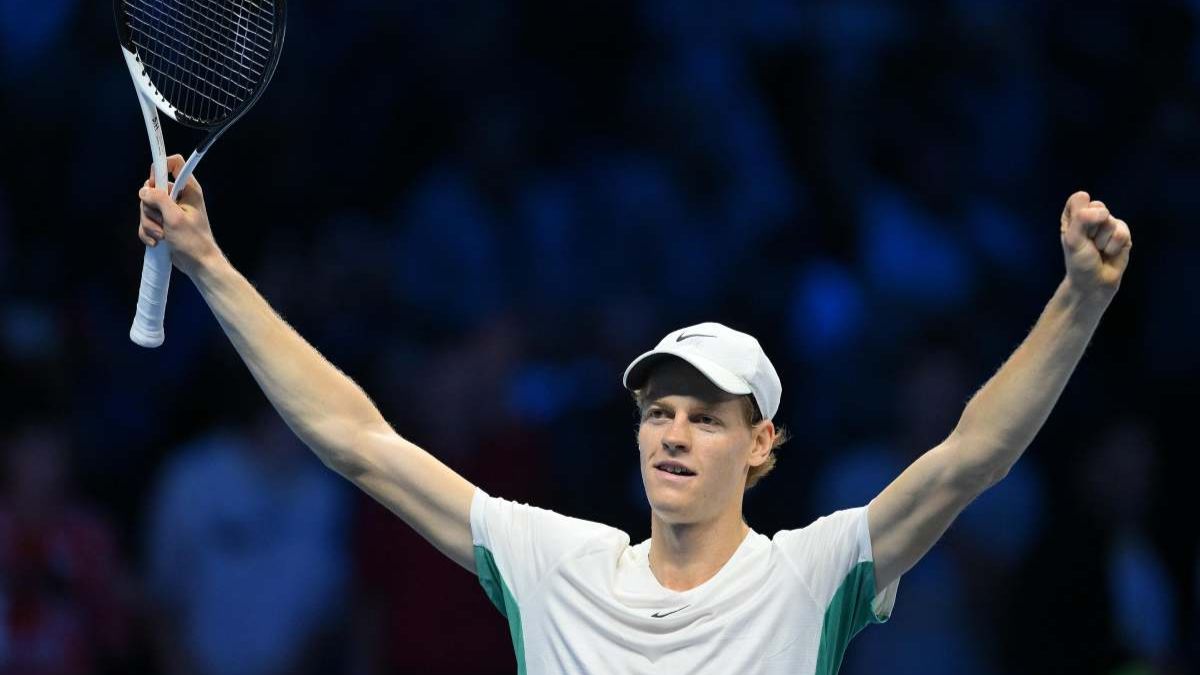 Australian Open, Sinner va! Ma che brividi con Schoolkate