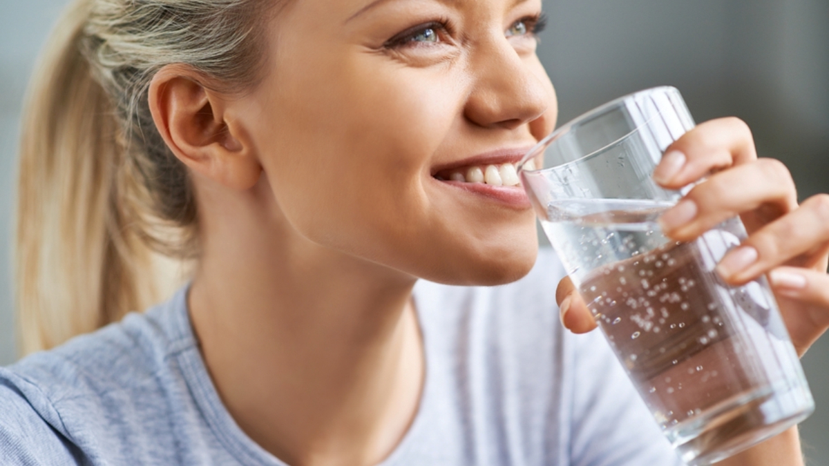 Acqua frizzante, è stato appena scoperto un effetto che non ti aspetti: ecco cosa fa. Lo studio