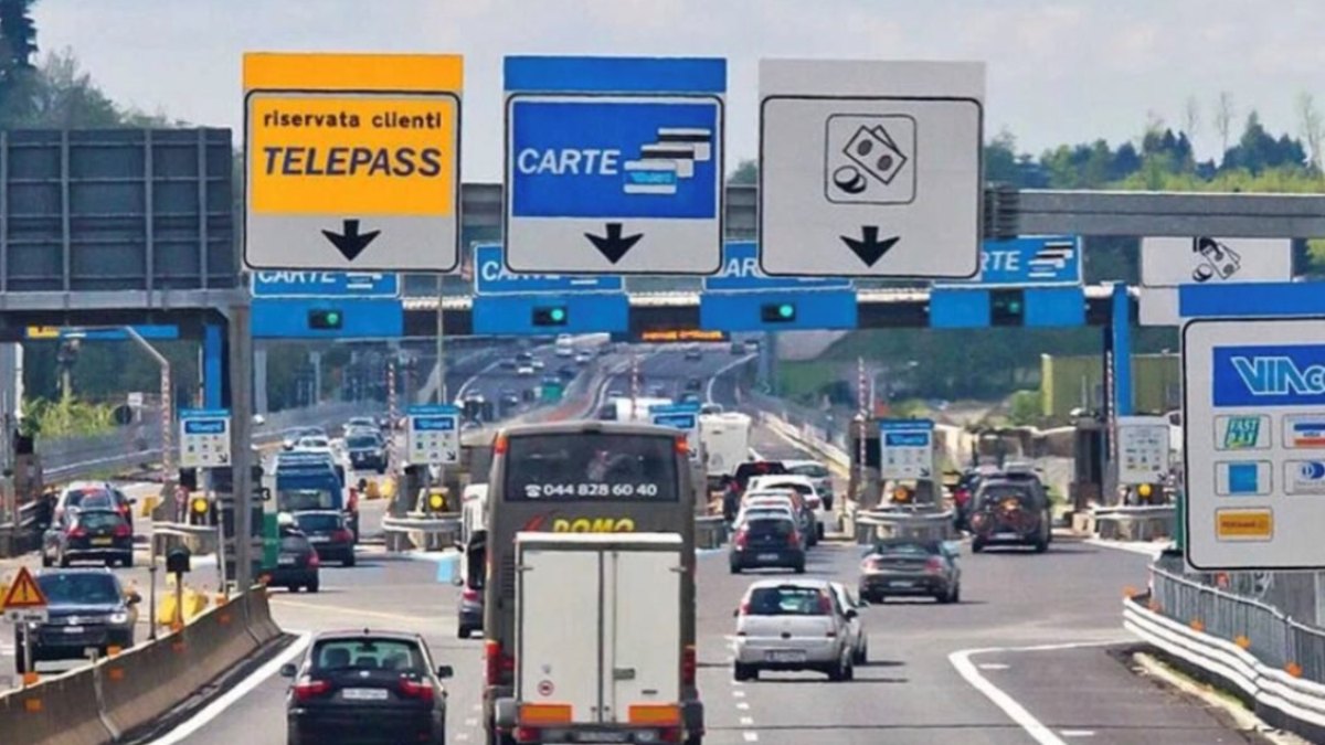 Autostrade per l’Italia, scatta l’aumento dei pedaggi: ecco su quali tratte e di quanto