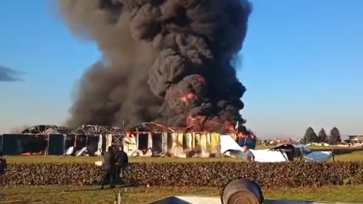 Maxi incendio al campo volo di Cogliate: distrutti hangar e ultraleggeri