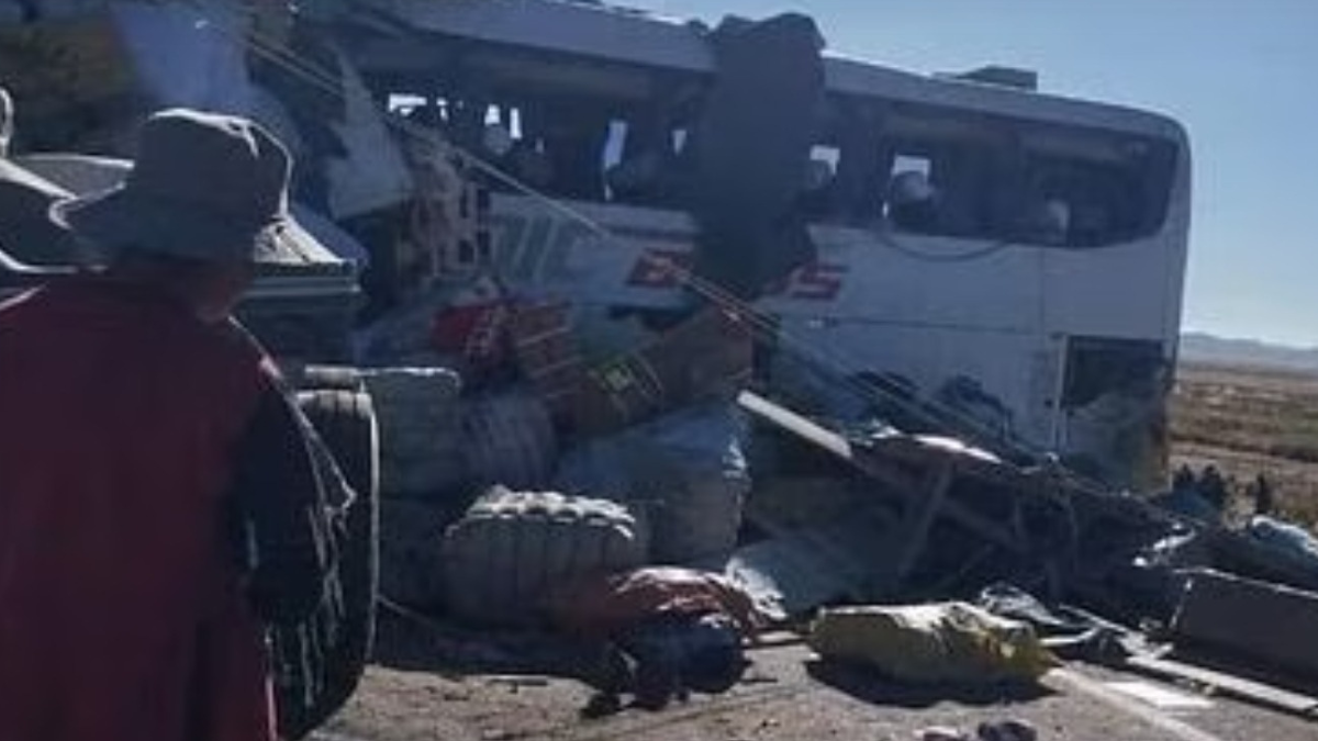 Bolivia, autobus si schianta: almeno 19 morti, due bambini