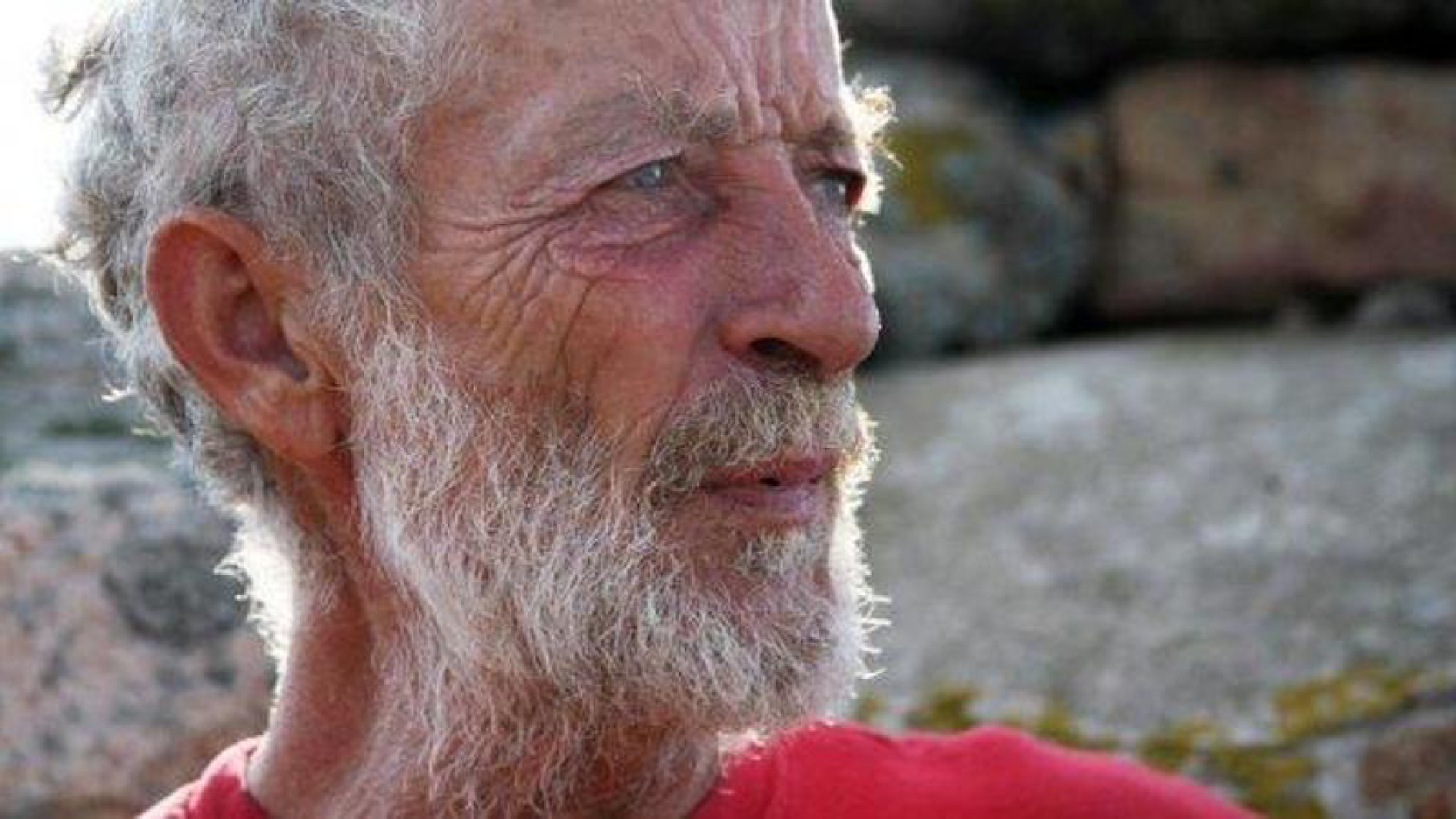 Addio a Mauro Morandi, il Robinson Crusoe di Budelli: 32 anni da eremita sull’isola paradiso