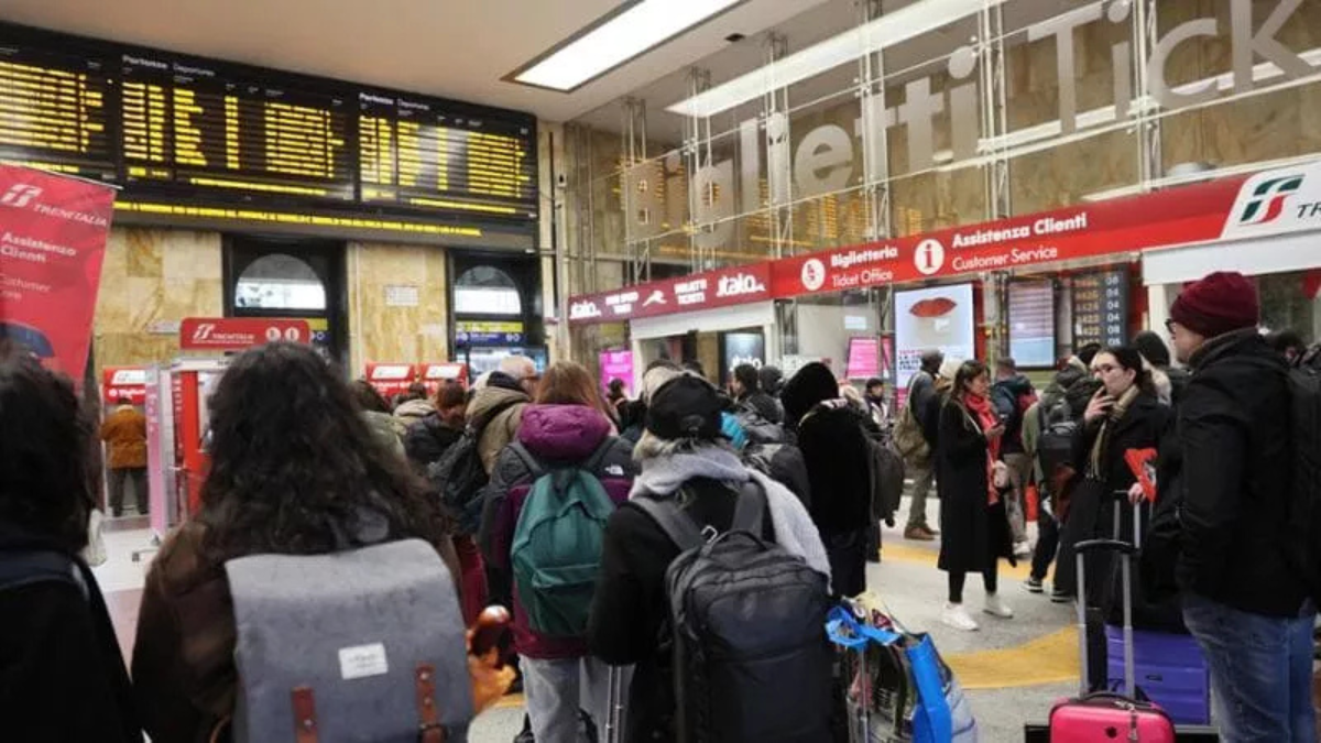 Ancora ferrovie nel caos: guasto sulla linea vicino Bologna, ritardi di oltre due ore