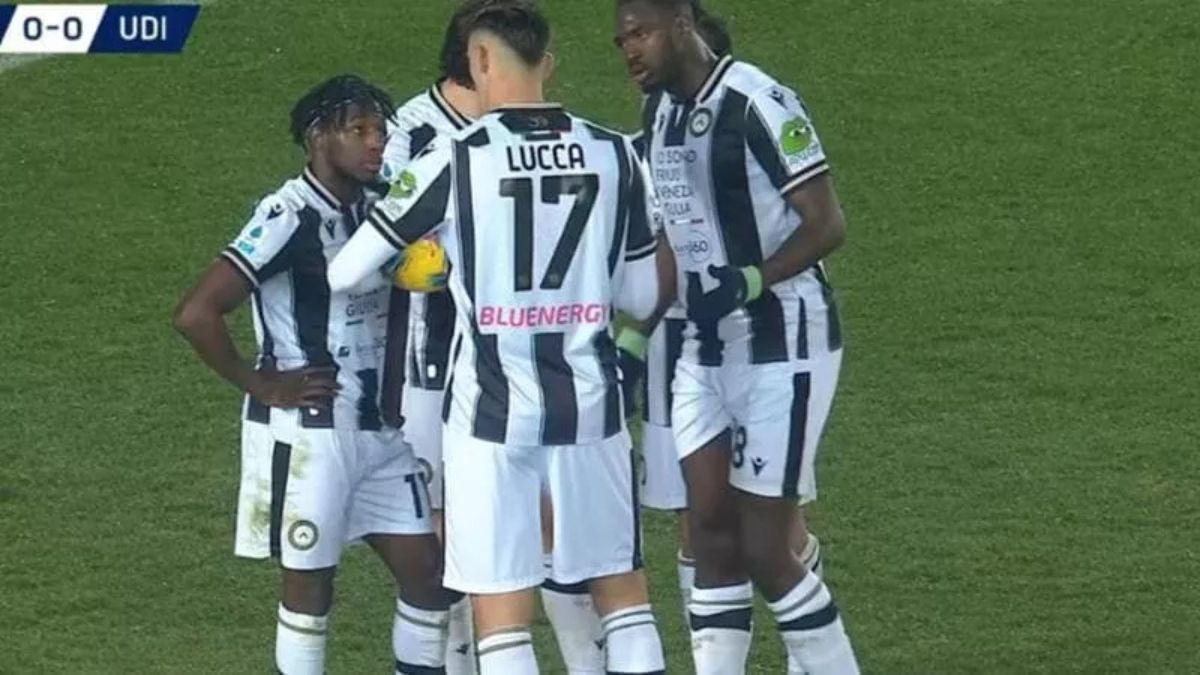 Incredibile in Serie A: litiga con tutti, segna e viene sostituito tra i fischi. Mai visto prima