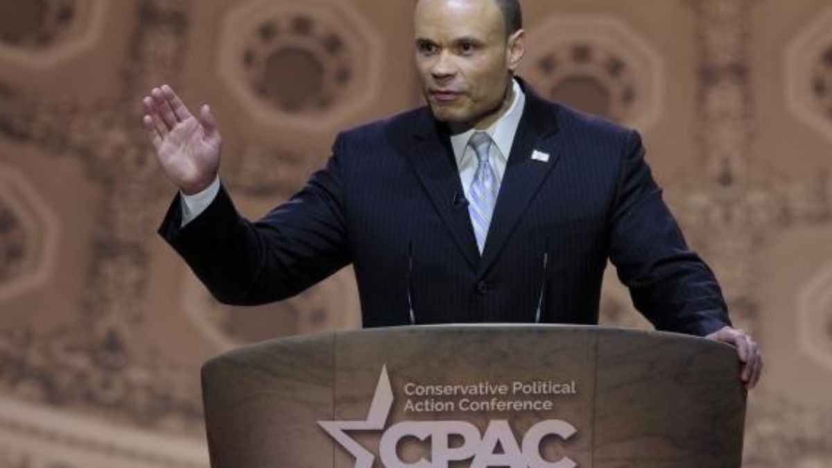 Trump sceglie Dan Bongino: il podcaster di estrema destra nominato numero due dell’Fbi