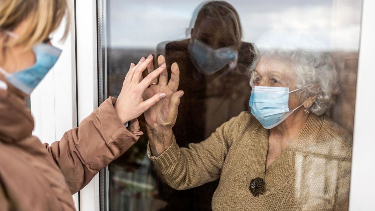 Covid, il virologo Giorgio Palù: “Avevo dubbi su Astrazeneca, ma giusto vaccinare gli under 12”