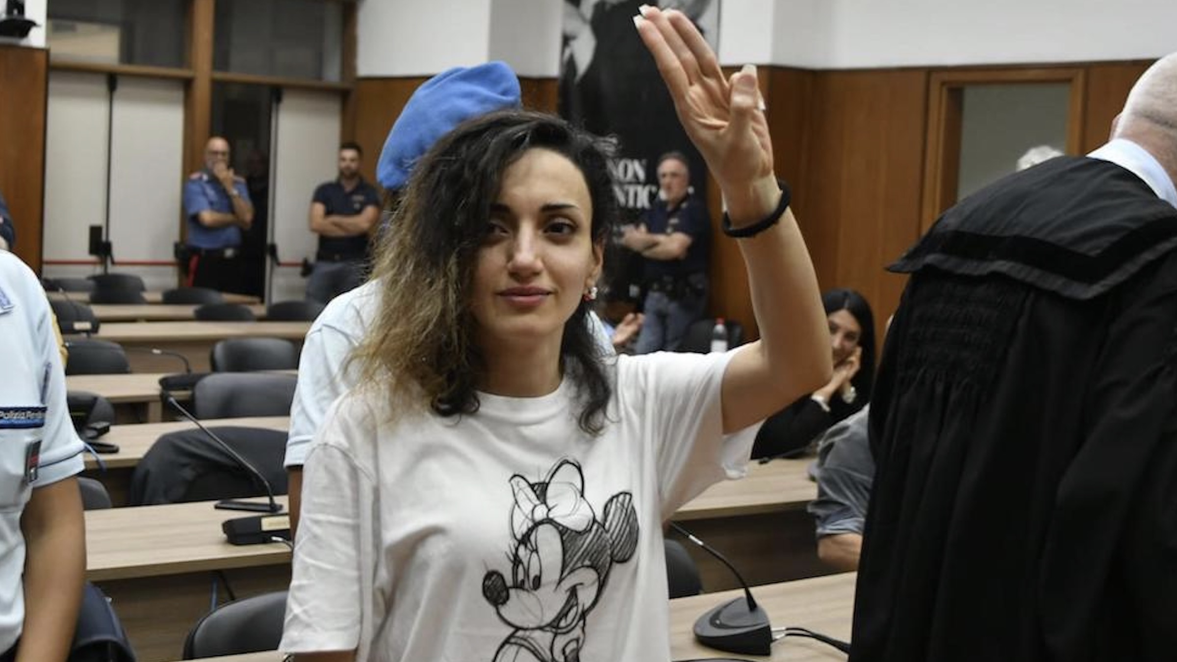 Il tribunale di Crotone ha assolto l’attivista curdo iraniana Maysoon Majidi: era accusata di essere una scafista