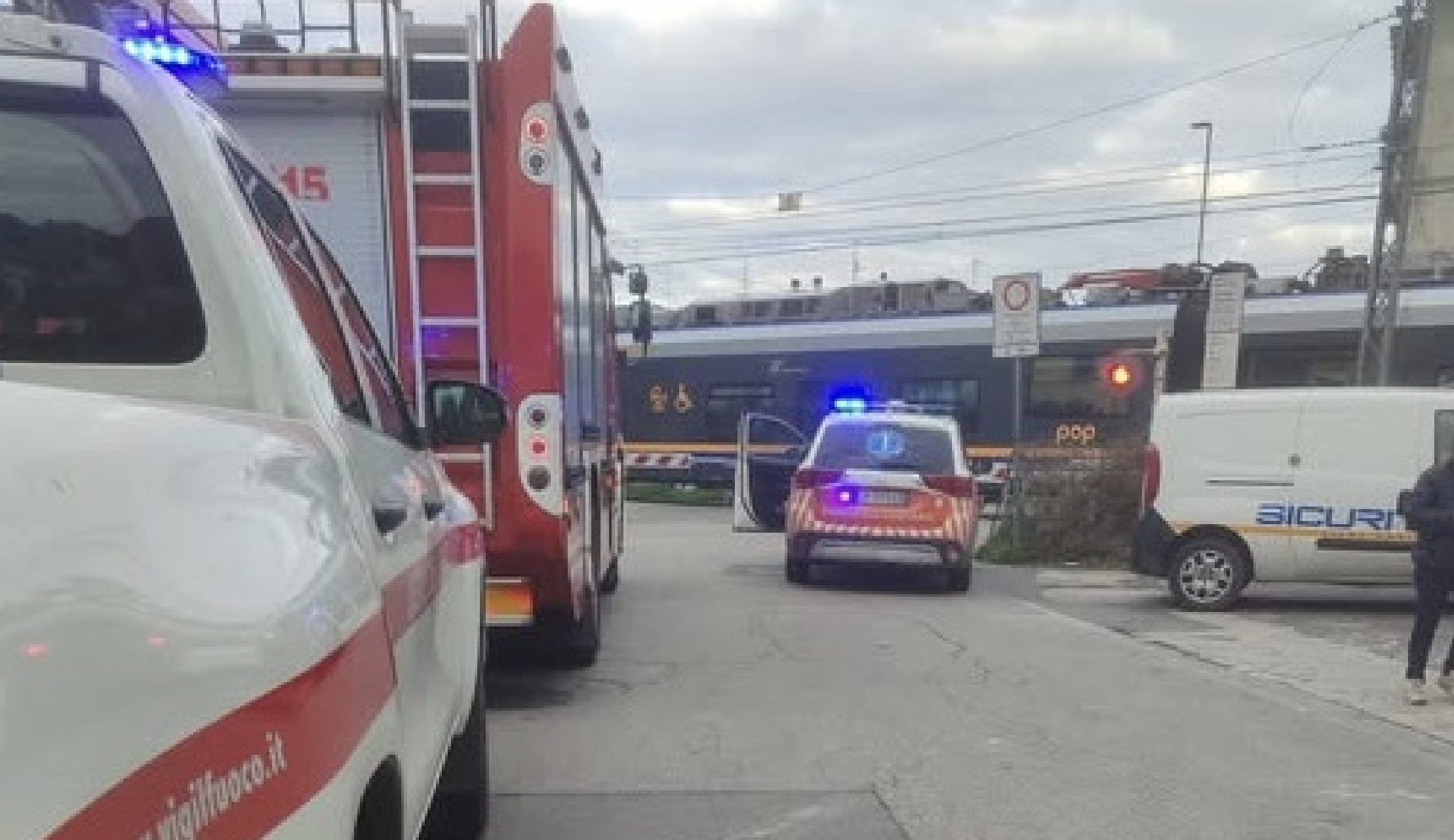 Pistoia, 68enne investito al passaggio a livello