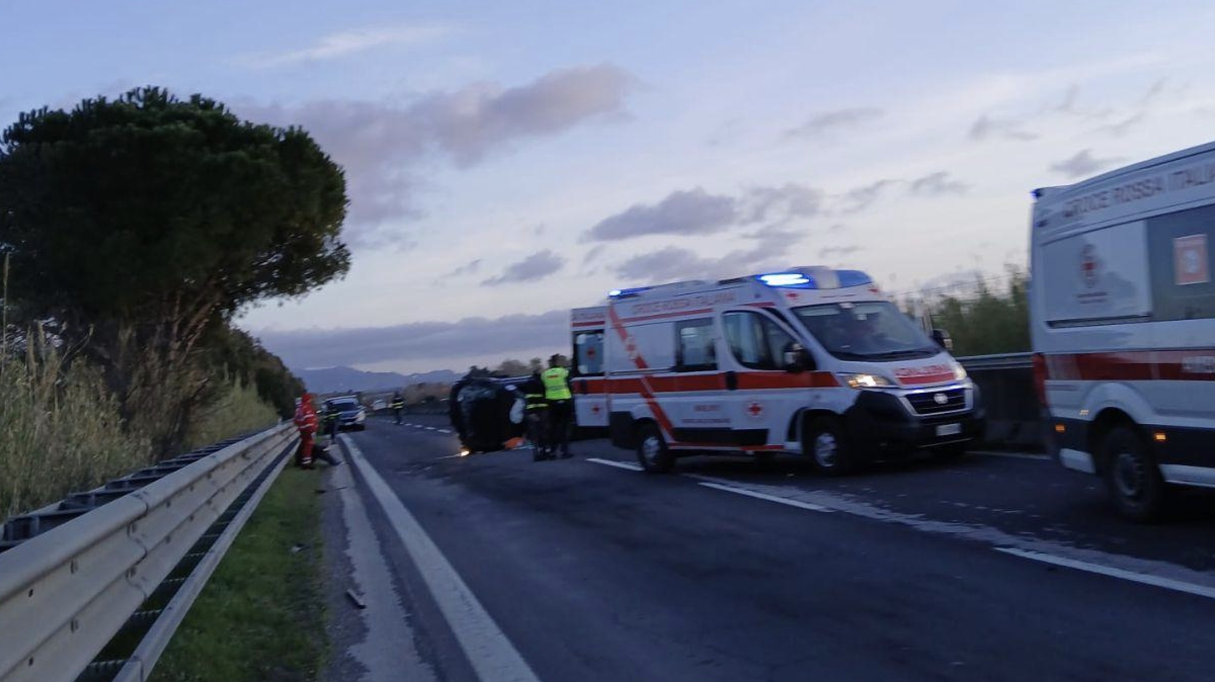 Bibbona, si ribalta l’auto e muore sulla Variante Aurelia