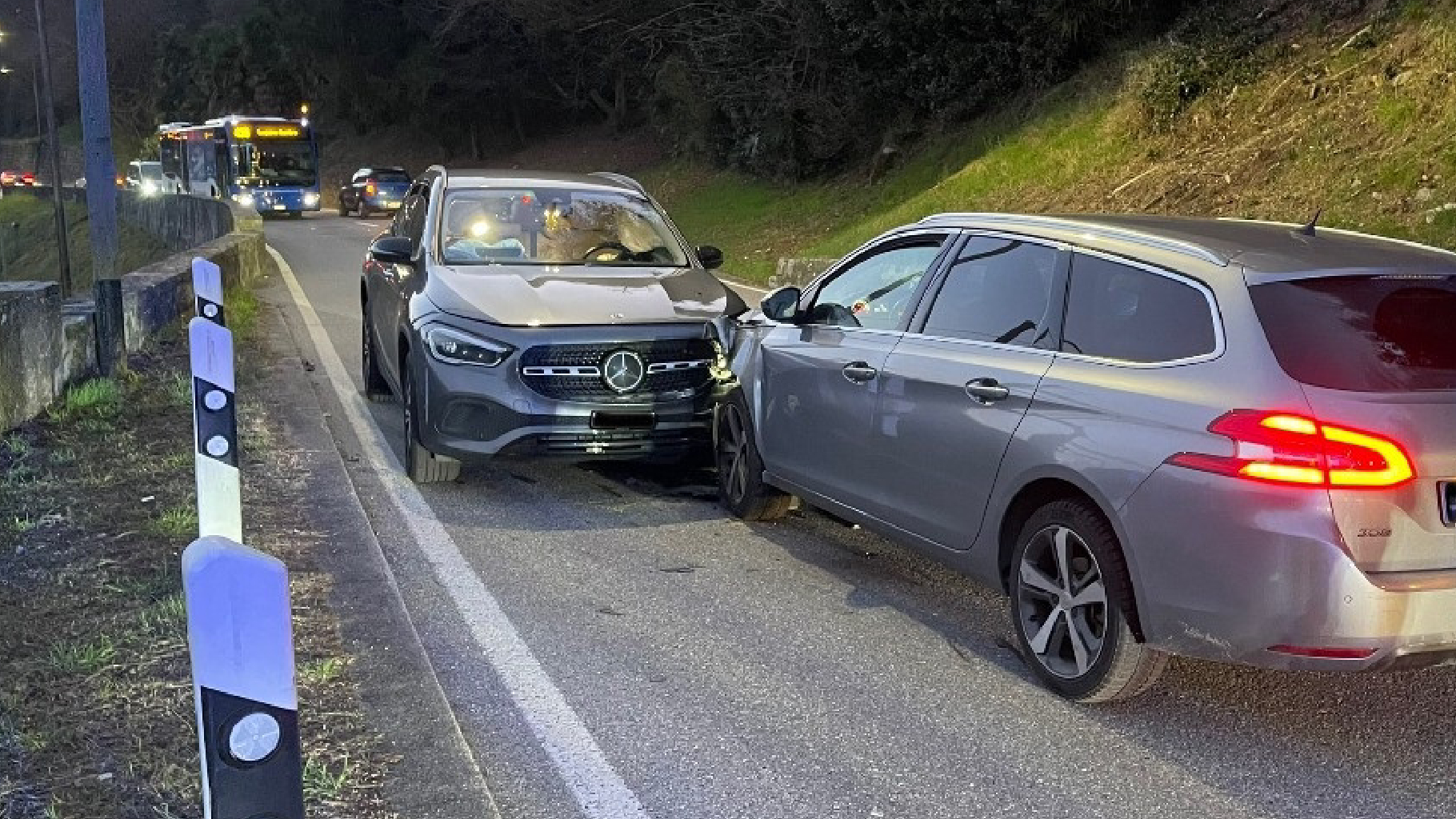 Suv travolge un gruppo di pedoni, è tragedia