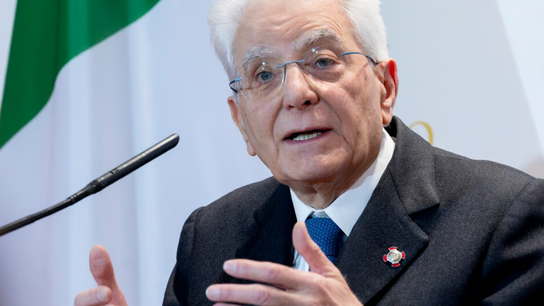 Nuovo attacco della Russia a Mattarella: “Petizione con 10.000 firme contro il capo dello Stato”