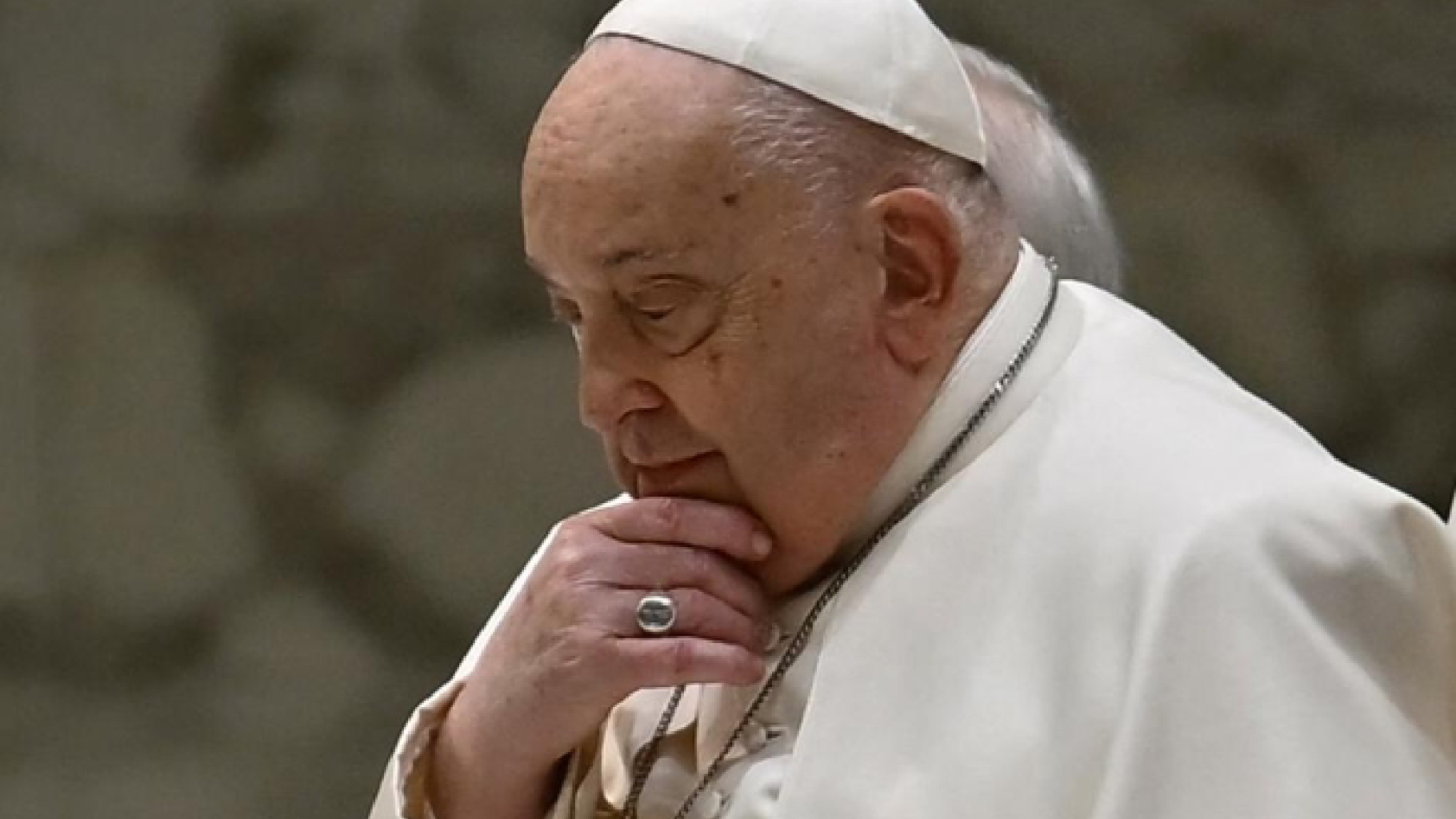 Papa Francesco, crisi respiratoria nel pomeriggio: repentino peggioramento