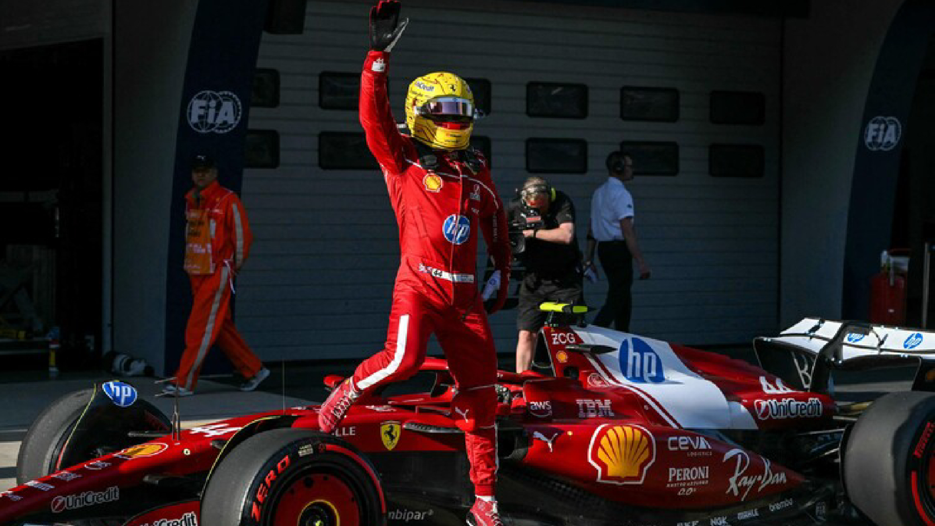 Formula 1, sprint di Shanghai: prima vittoria Ferrari per Hamilton