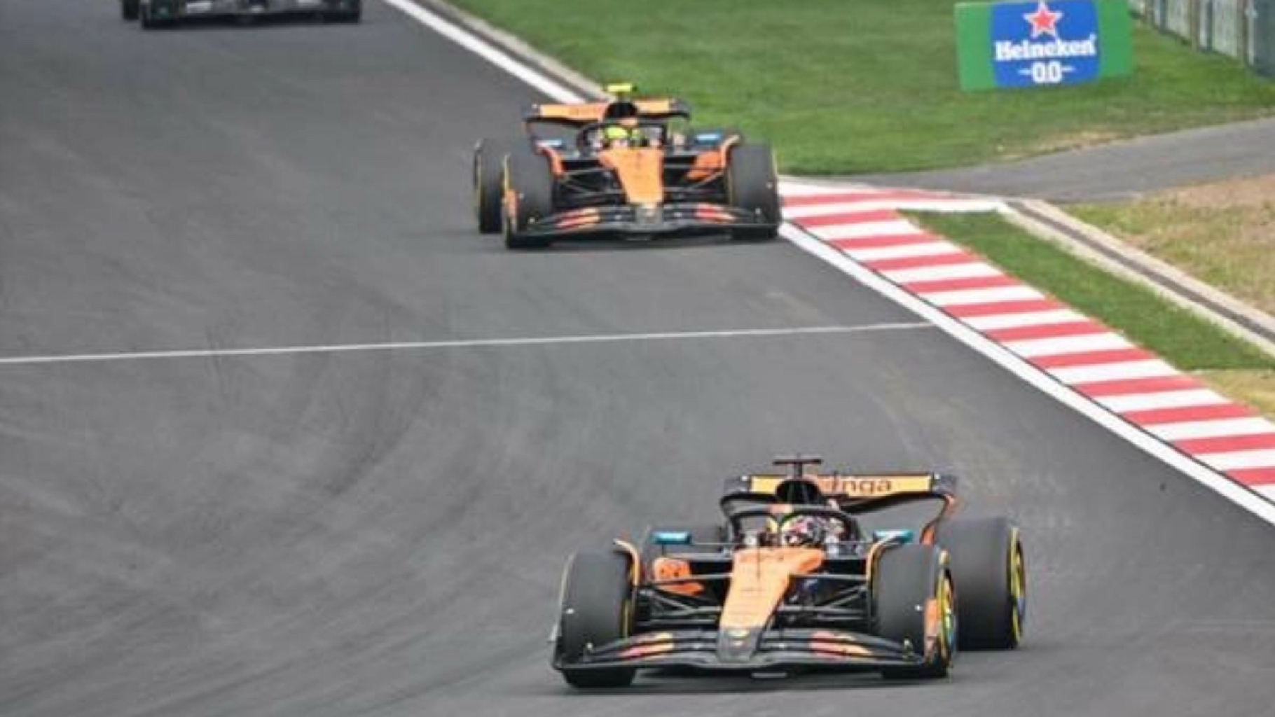 Formula 1: trionfo McLaren a Shanghai, Piastri vince e Norris è secondo. Ferrari ancora deludente