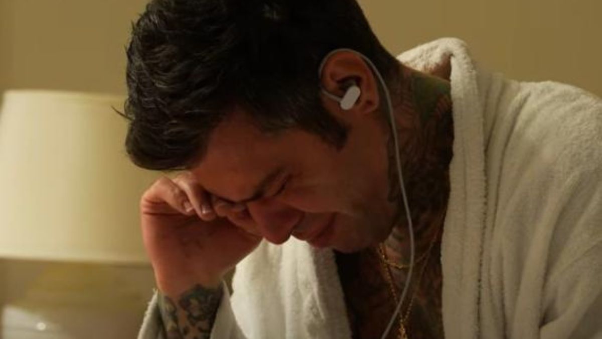 Fedez, la crisi di pianto prima della finale di Sanremo: «Vorrei vincere per fare un discorso ai miei figli»