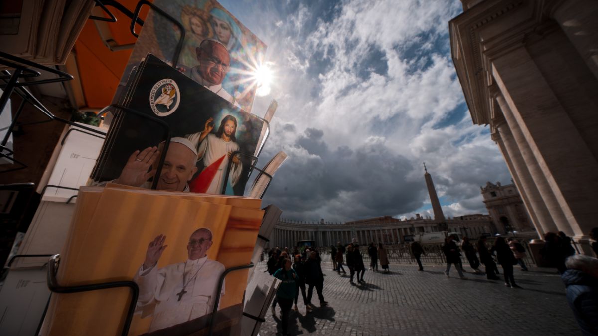 Gli italiani e l’informazione: la salute del Papa interessa più della guerra