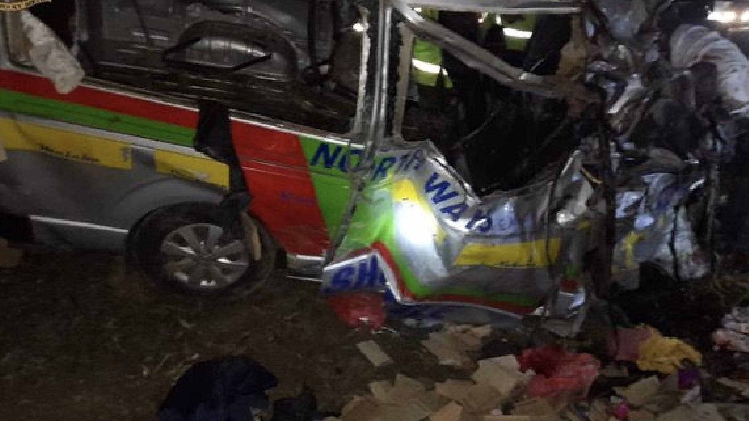 Kenya, incidente stradale: bus di turisti si schianta, morti Marco Curcio e Karen De Mozzi