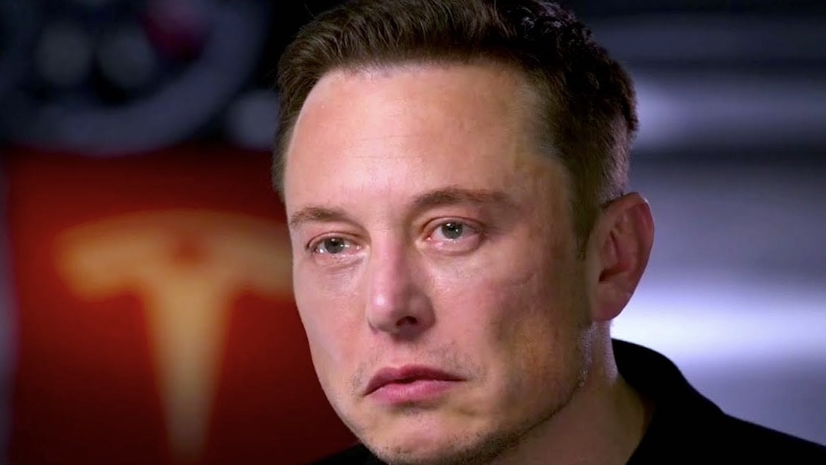 Tesla in caduta libera ed Elon Musk con le lacrime agli occhi: “I miei business? Grande difficoltà…”