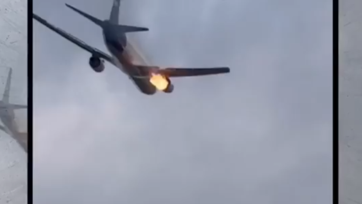 New Jersey, aereo cargo in fiamme dopo l’impatto con alcuni uccelli