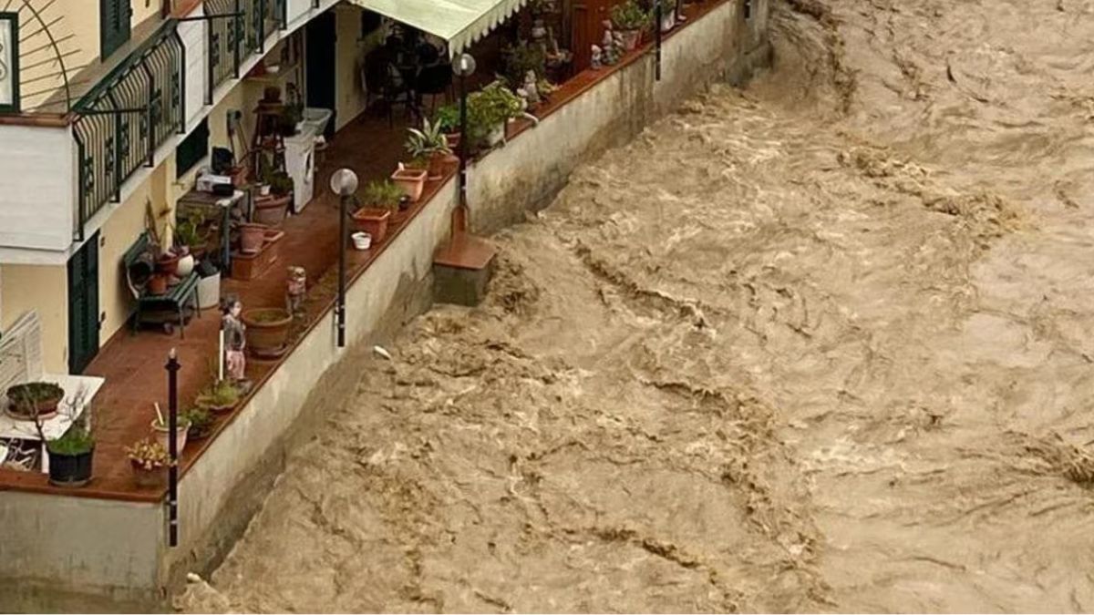 Maltempo, anche oggi disagi enormi tra Toscana ed Emilia: a Empoli una voragine in mezzo alla strada – La diretta