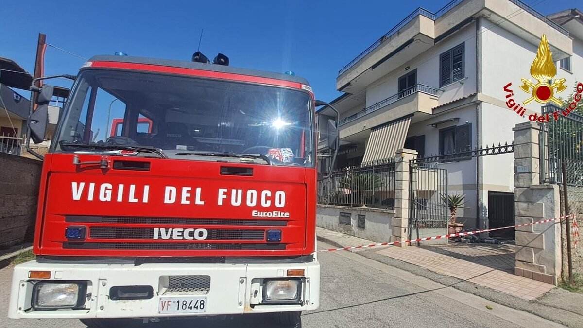 Terribile esplosione in casa per fuga di gas: crollano i muri